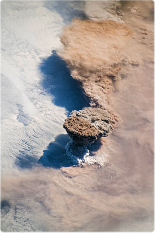 Vulcao erupção